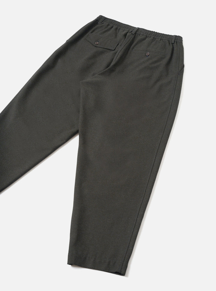 Universal Works Pleated Track Pant Recycled Italian Tweed Olive Verde - foto 3